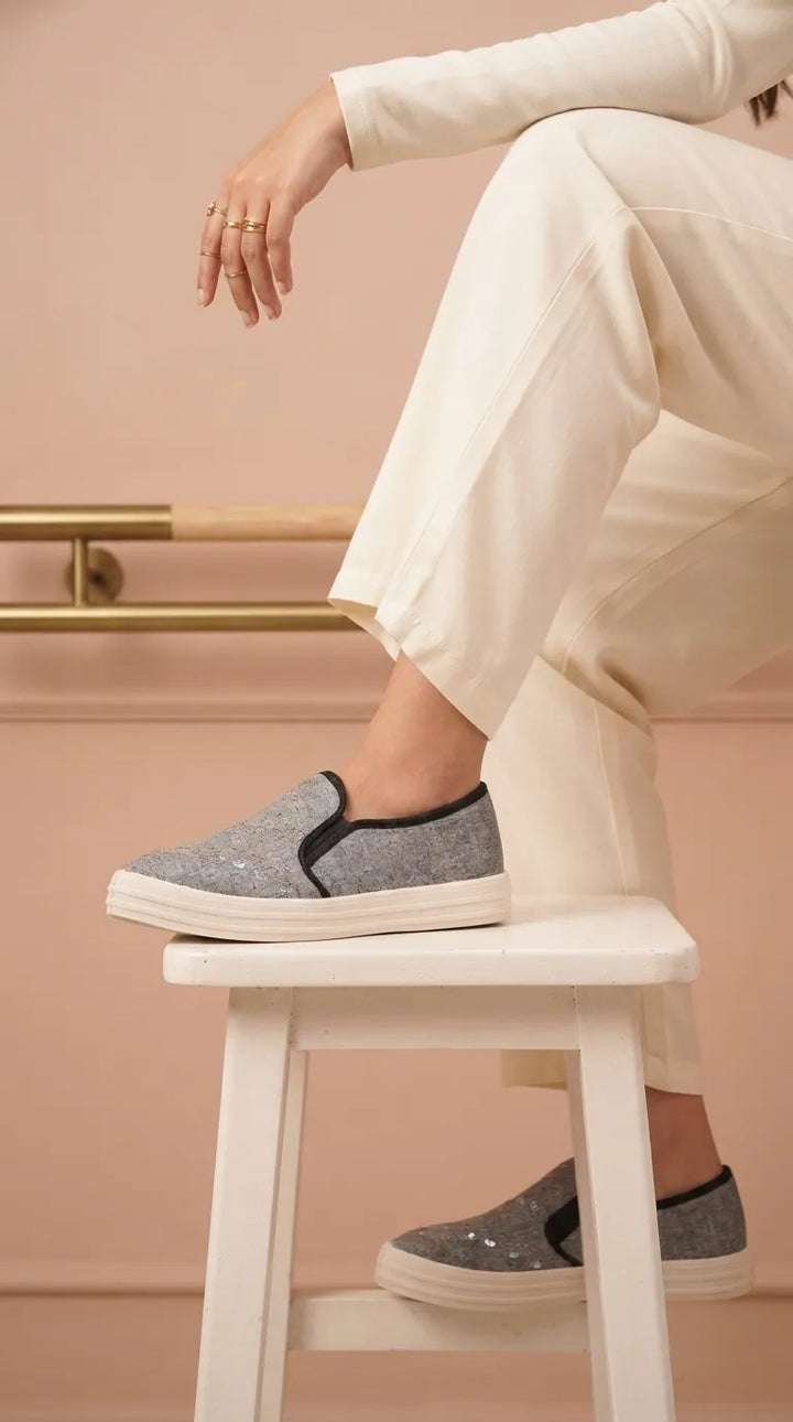 Grey Sneaker For Women WN6224