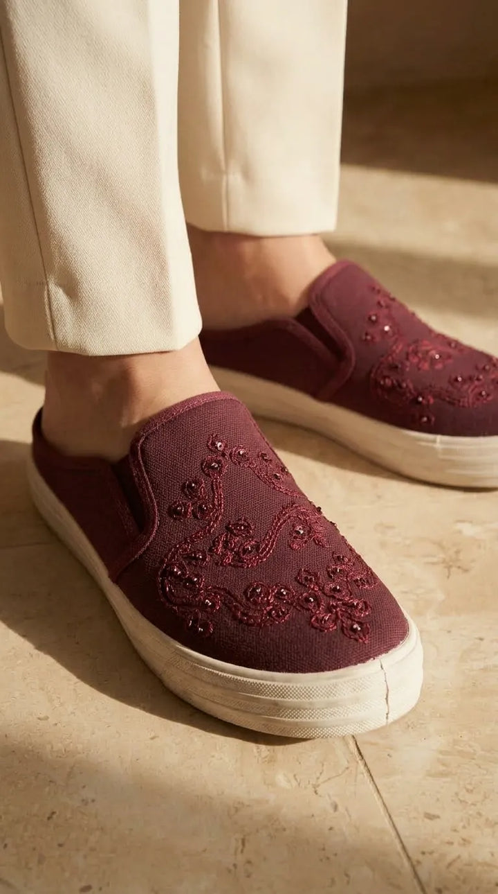 Maroon Casual Sneaker For Ladies WN6239