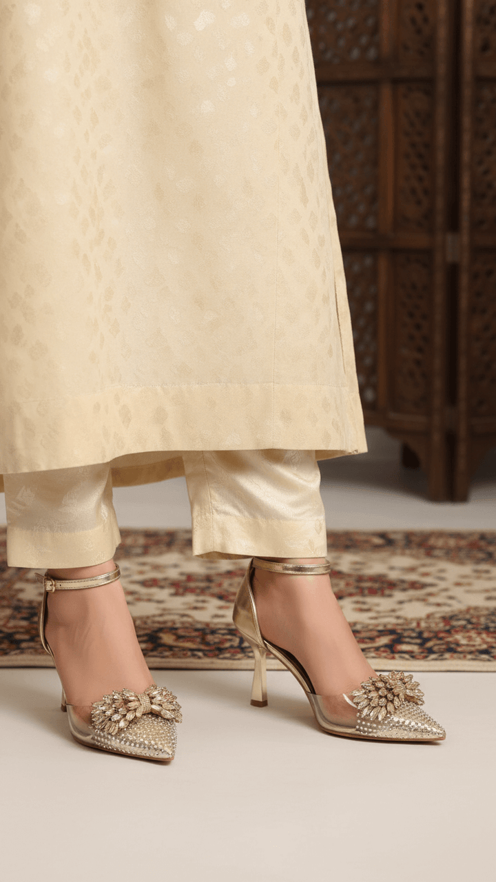 Golden Women Court Shoes WN7521