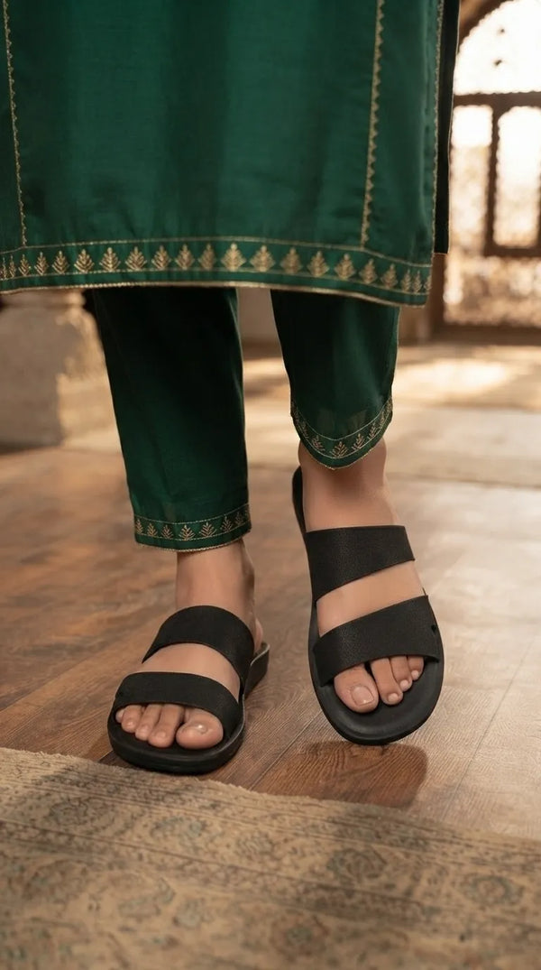 Black Casual Slipper For Ladies WS0056